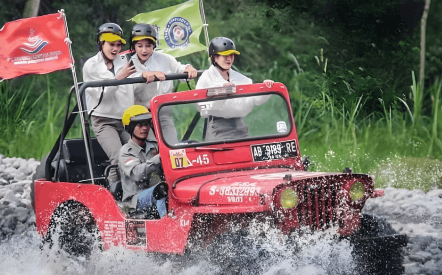 Petualangan Off-Road Ikonik – Jeep Adventure Merapi