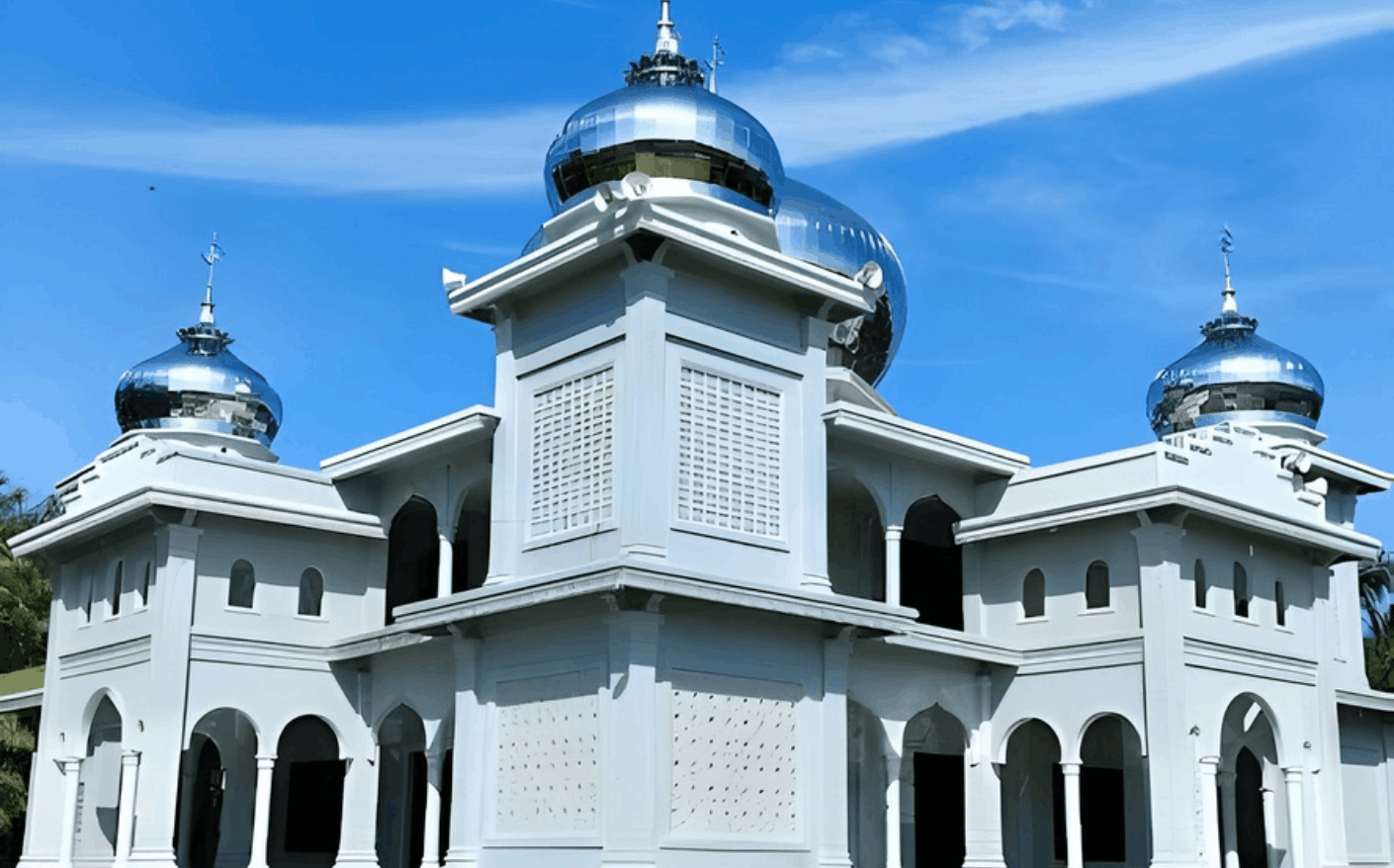 Pusat Ibadah Nyaman & Hub Pemberdayaan Umat – Masjid Nurul Iman Banjar